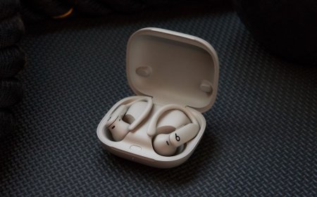 Waspada! Ini Risiko Kesehatan Jika Tidur Sambil Pakai TWS